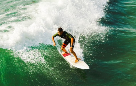 爱游戏(ayx)中国体育-足球赛场焦点！荷兰队对阵法国队，老将回归赛场，再度燃起斗志