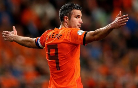 爱游戏体育-足球赛场焦点！中国队对阵德国队，球星闪耀，全场焦点无人能挡